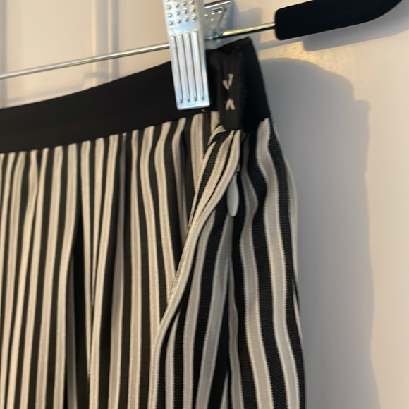 Max Studio Black and White Vertical Lines Skirt - Picture 6 of 8